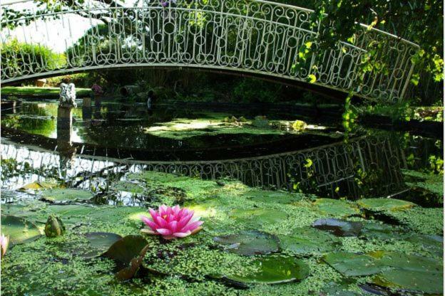 Holiday home Charmes De Velupont With Wellness